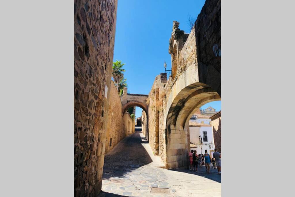 El Escondite De La Muralla Caces Kültér fotó