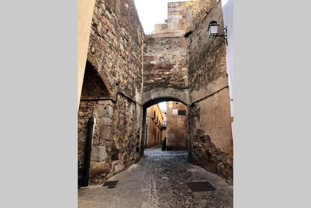El Escondite De La Muralla Caces Kültér fotó