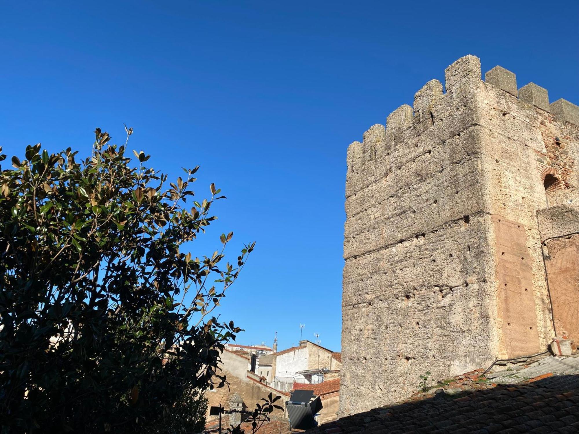El Escondite De La Muralla Caces Kültér fotó